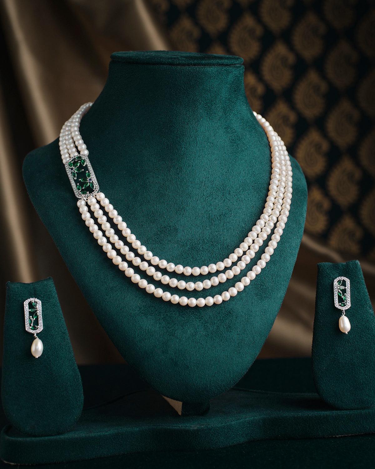 Sensational Overlapping Shine Pearl Necklace Set