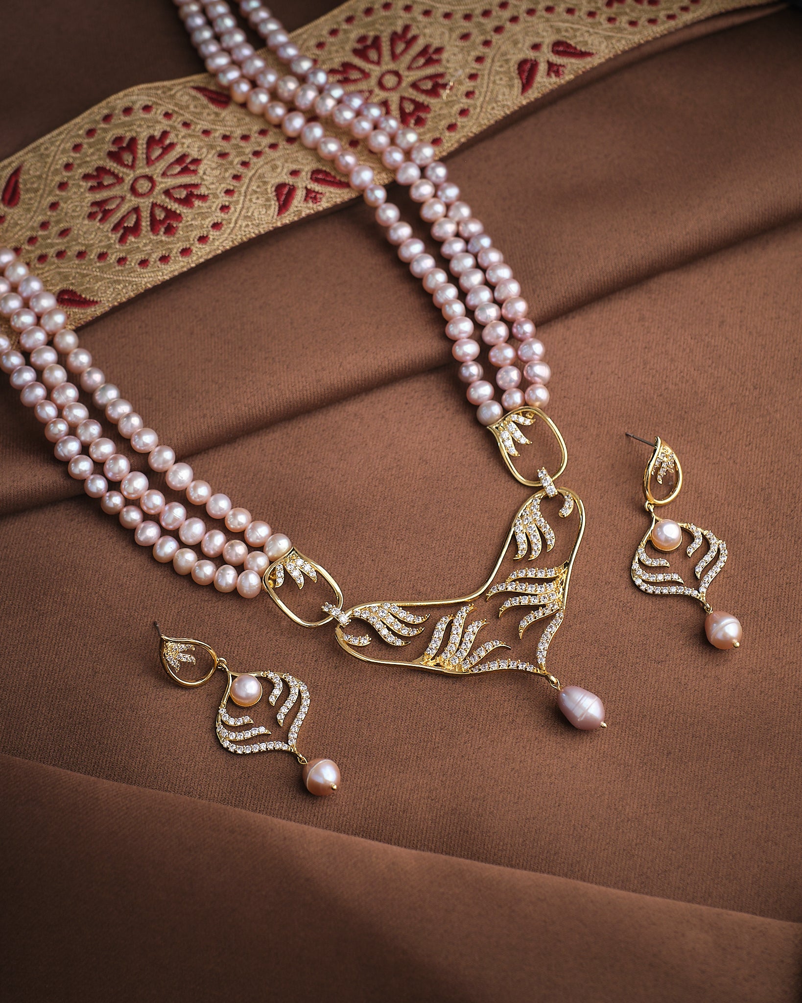 Regal Pearl Unity Necklace Set