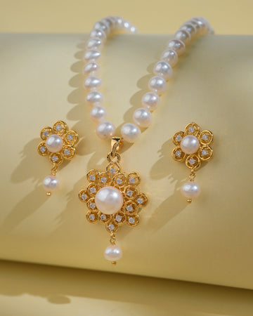 Flory Pearl Necklace Sets