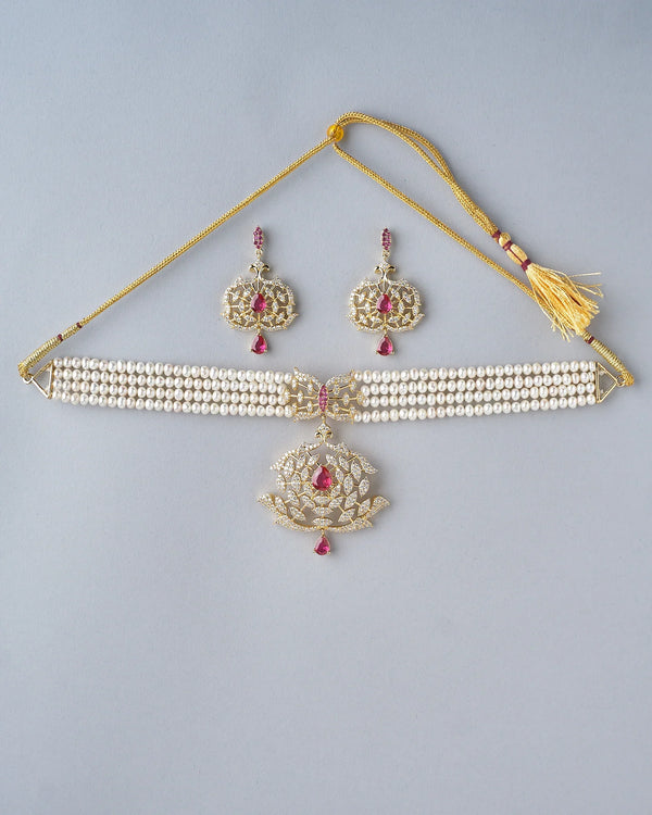 Tribandhura Pearl Necklace Set