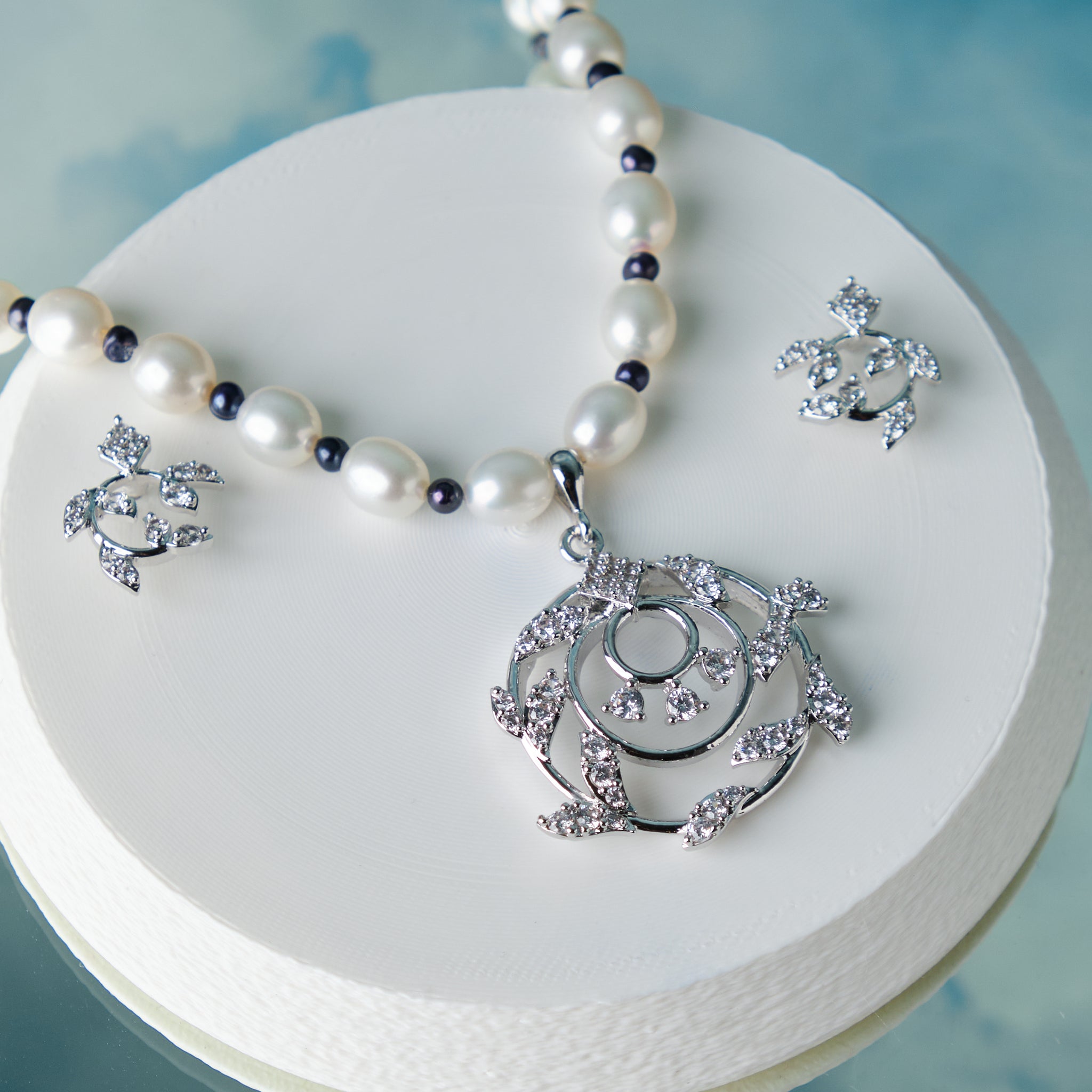 Pearl & CZ Lariat Necklace Set