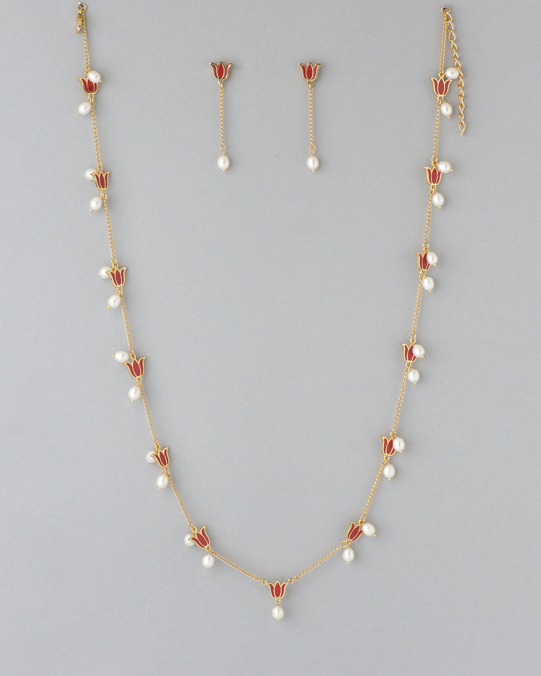 Minimal Pretty Pearl Pendant Set