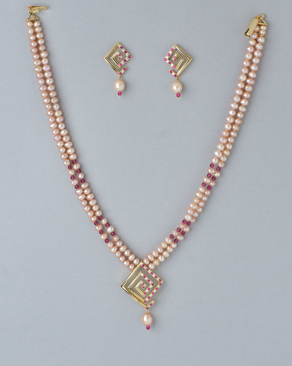 Ivory Dreams Freshwater Pearl Necklace Set