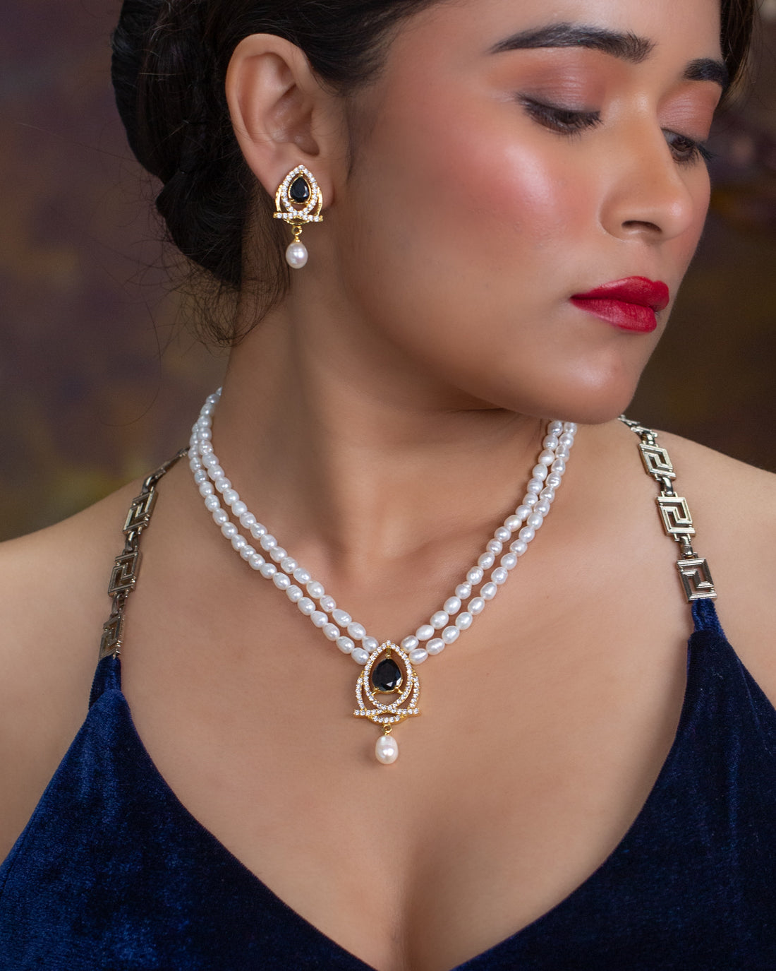 Elegant Pearl Necklace Set with Black Stone Pendant