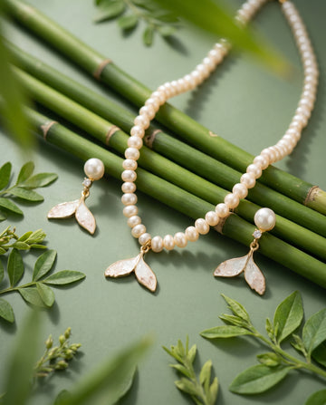 Majestic Mint Emerald & Singel Strand Pearl Necklace Set