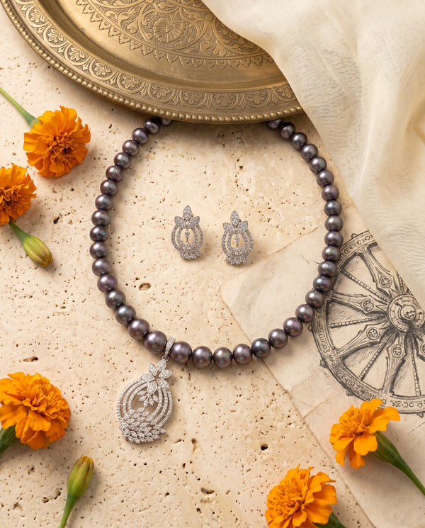 Exquisite Ornate Crystal Black Pearl Jewellery Set