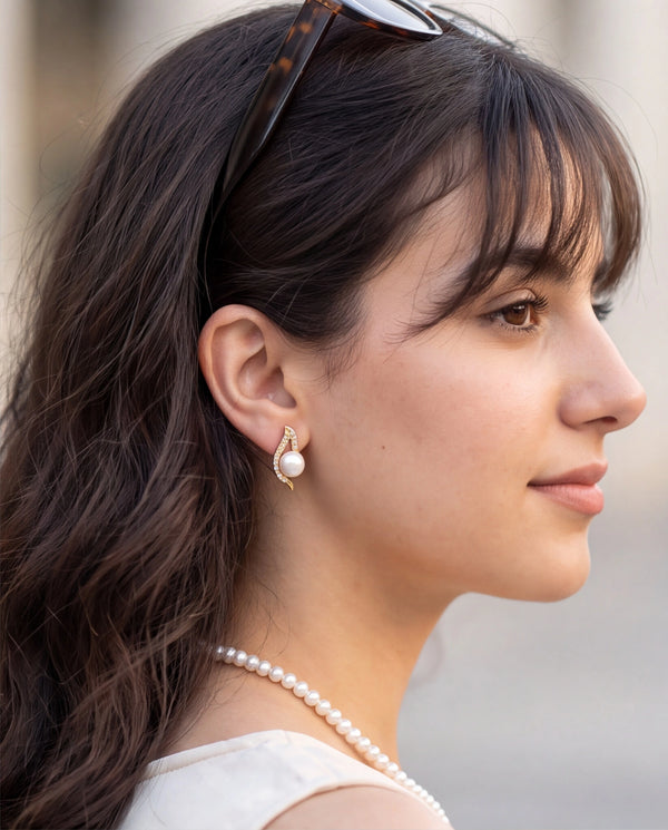 Sinuous Curve & Freshwater Pearl Pendant Necklace Set