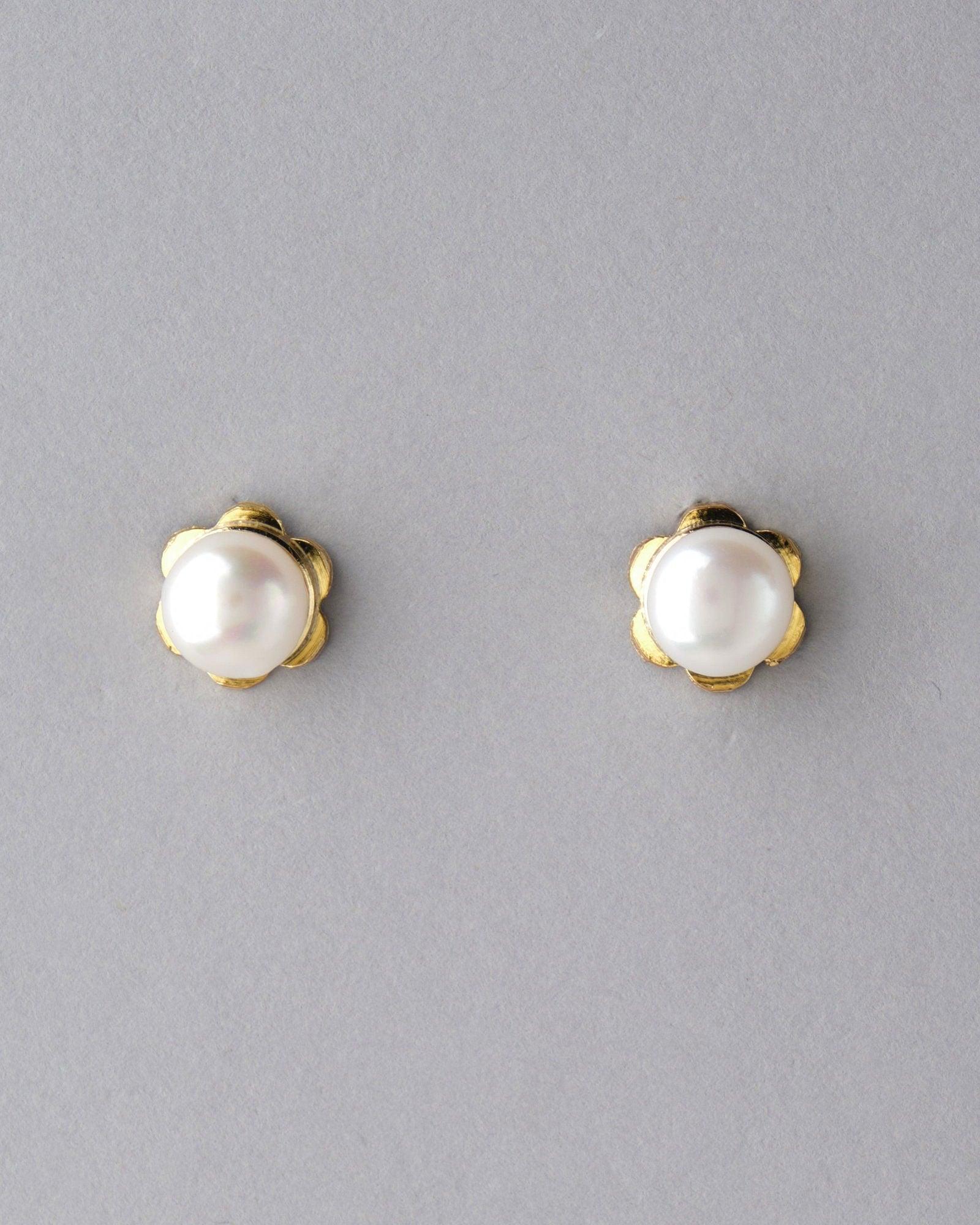 Simple Pearl Stud Earring - Chandrani Pearls