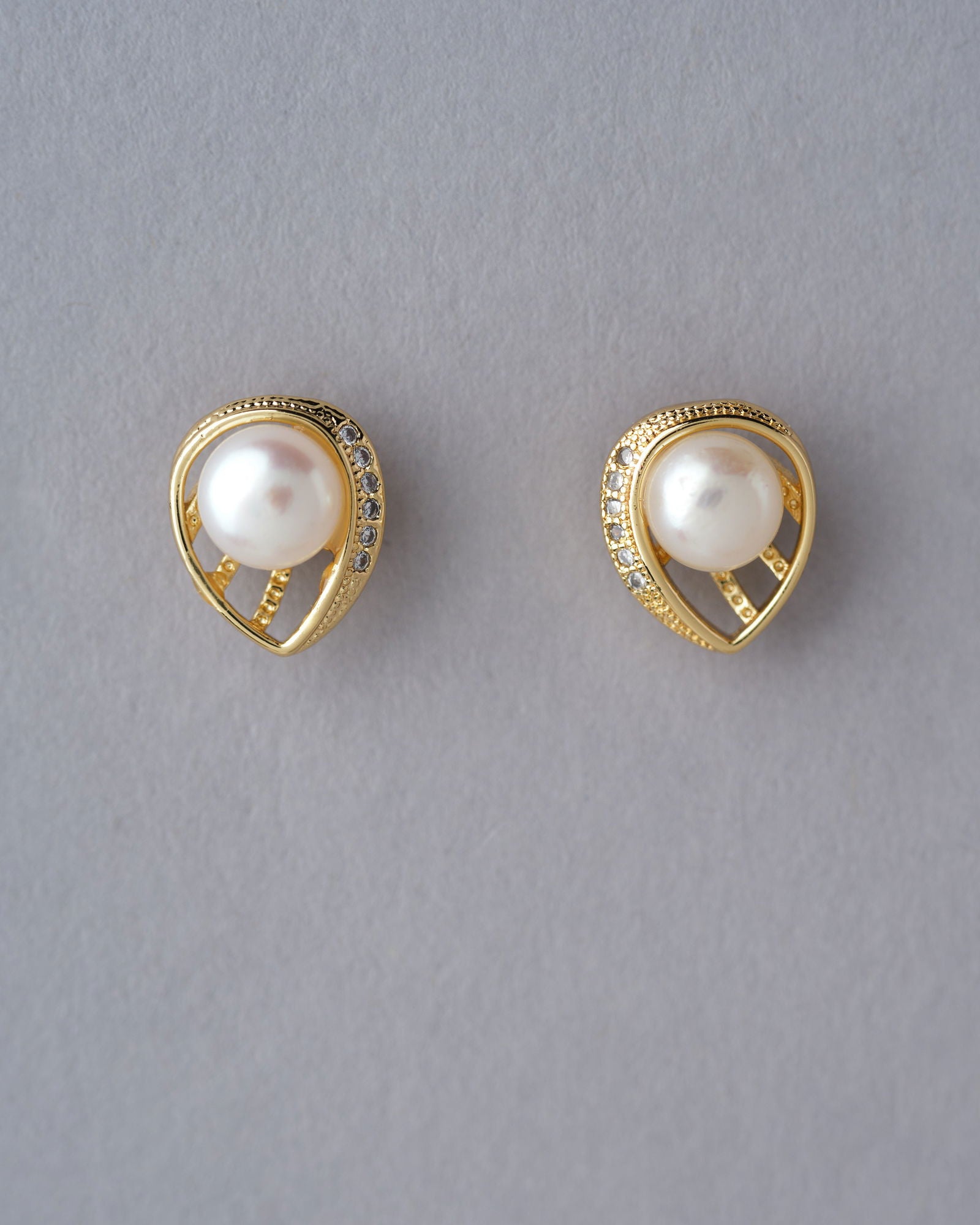 Simple Stud Pearl Earring - Chandrani Pearls