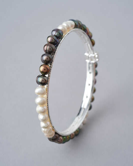 Single Line Black & White Bangle - Chandrani Pearls