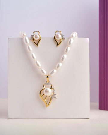 Subtle Minimalism Pearl Necklace Set - Chandrani Pearls