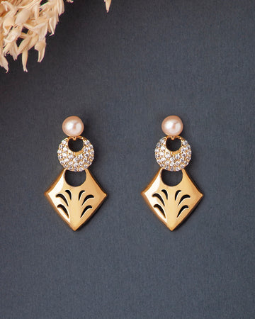 Fancy Hanging Pearl Earring