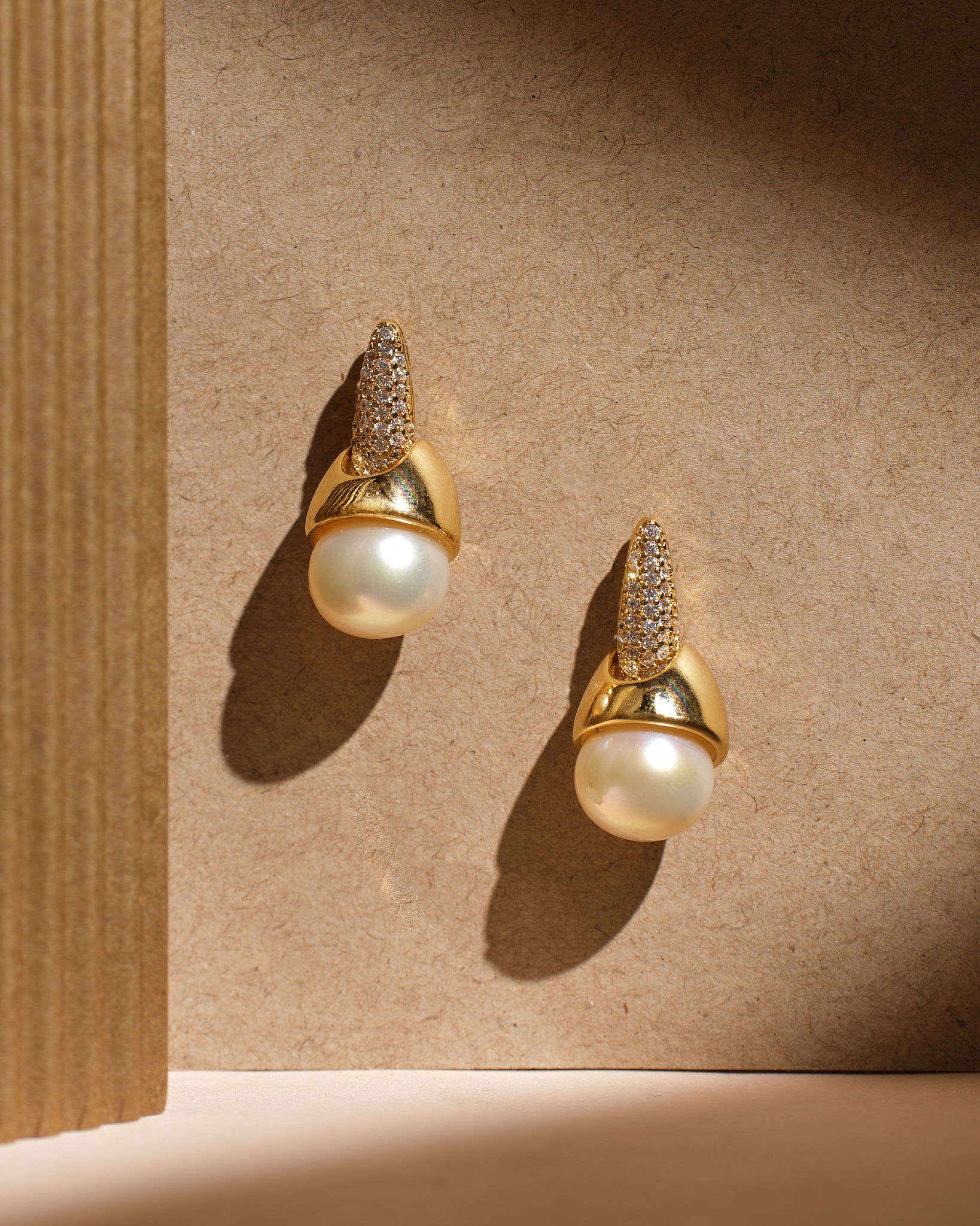 Claws Of Destiny Pearl Stud Earring
