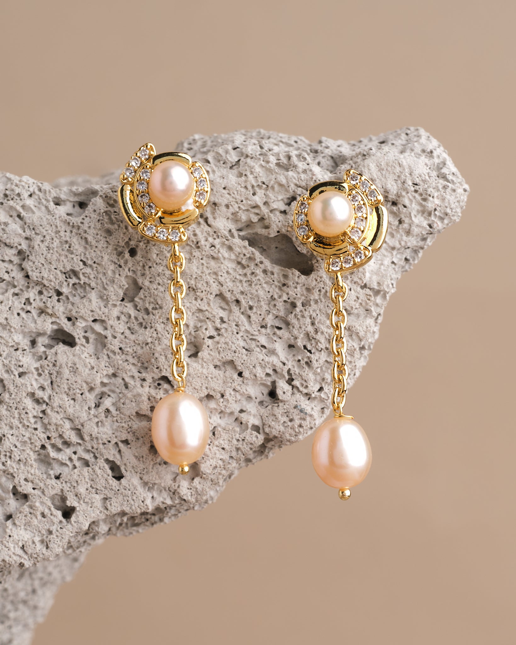 Kosavasin -Golden Sands Delight Pearl Earring