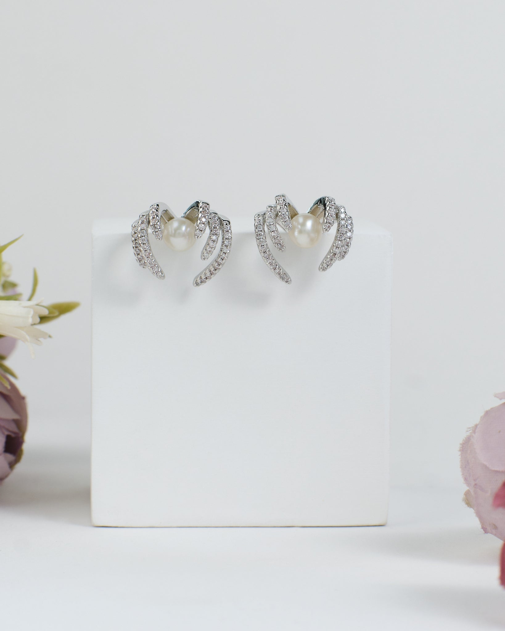 Heartfelt Love Spark Pearl Earrings