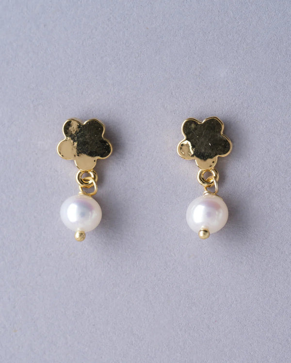 Flower Hanging Pearl Earring