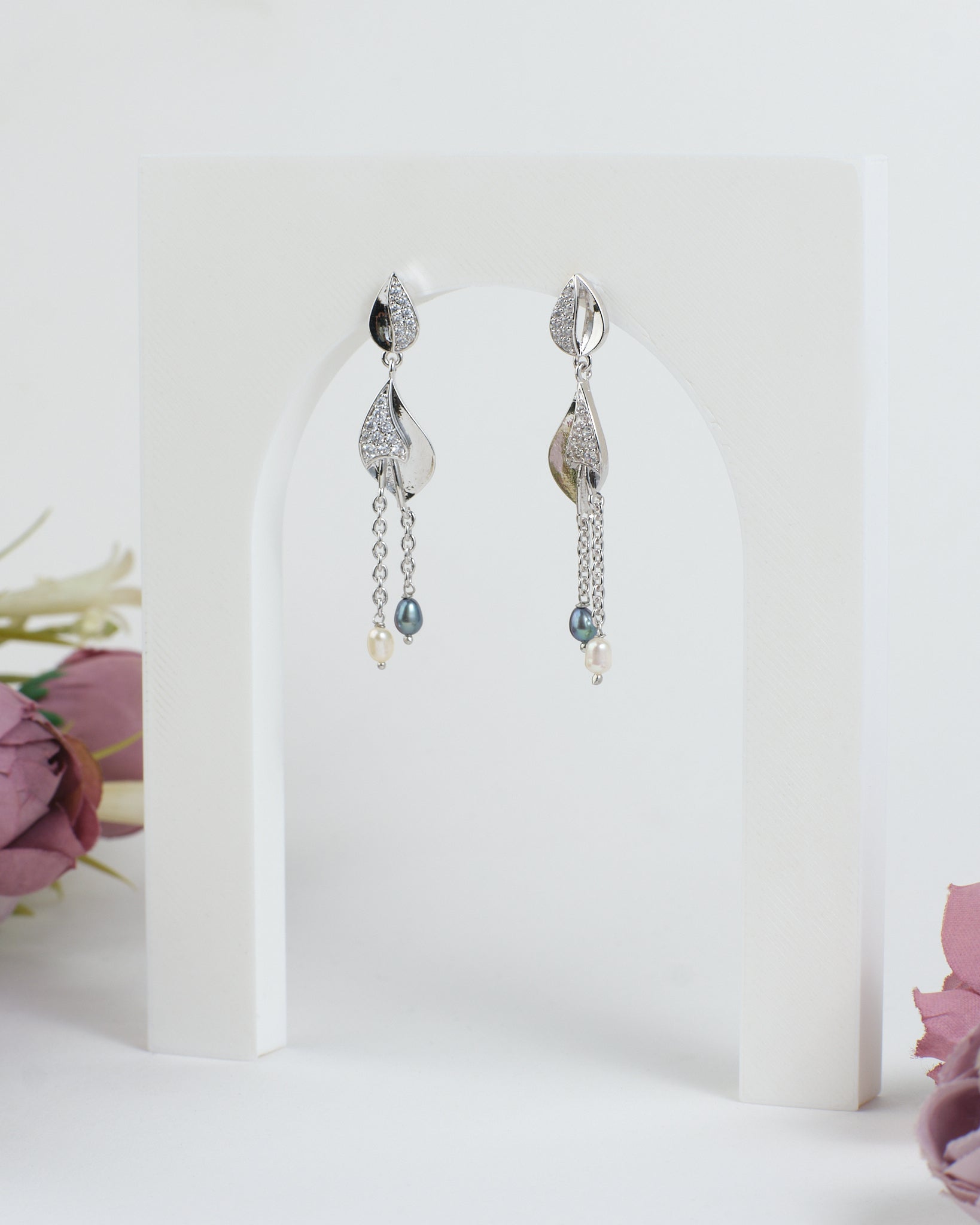 Rainy Day Delights Pearl Earring