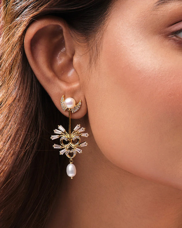 Sophisticated Gold Earrings with Diamond Detailing and Pearl Drop Finish