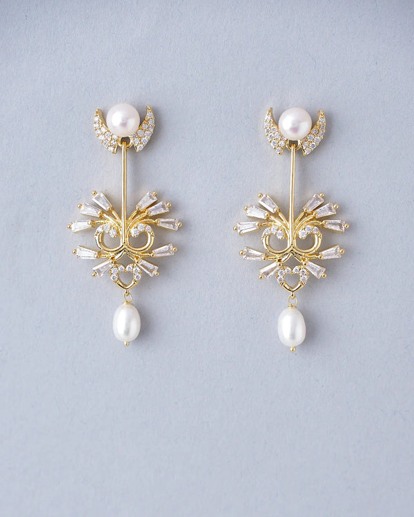 Sophisticated Gold Earrings with Diamond Detailing and Pearl Drop Finish