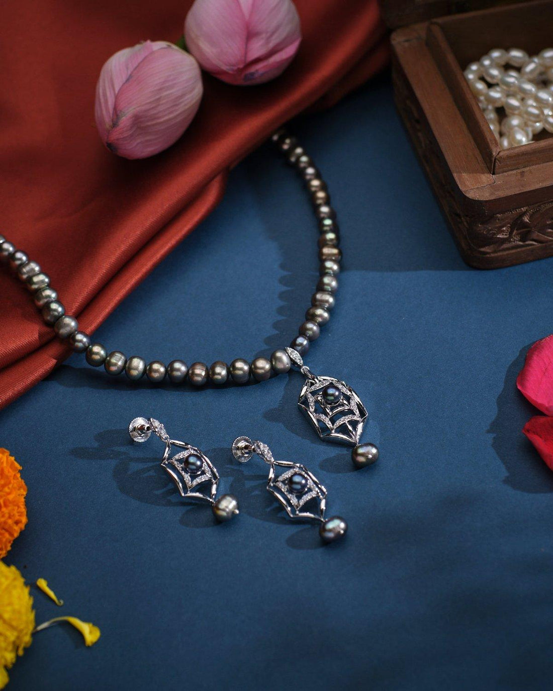 The Flair Black Necklace Set - Chandrani Pearls