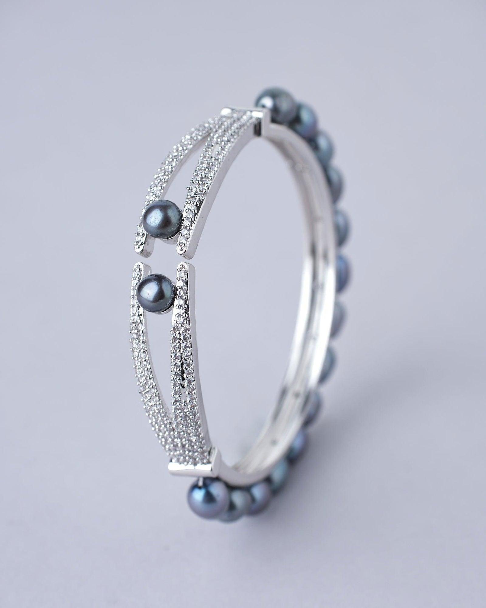 The kallie Twister Bangle - Chandrani Pearls