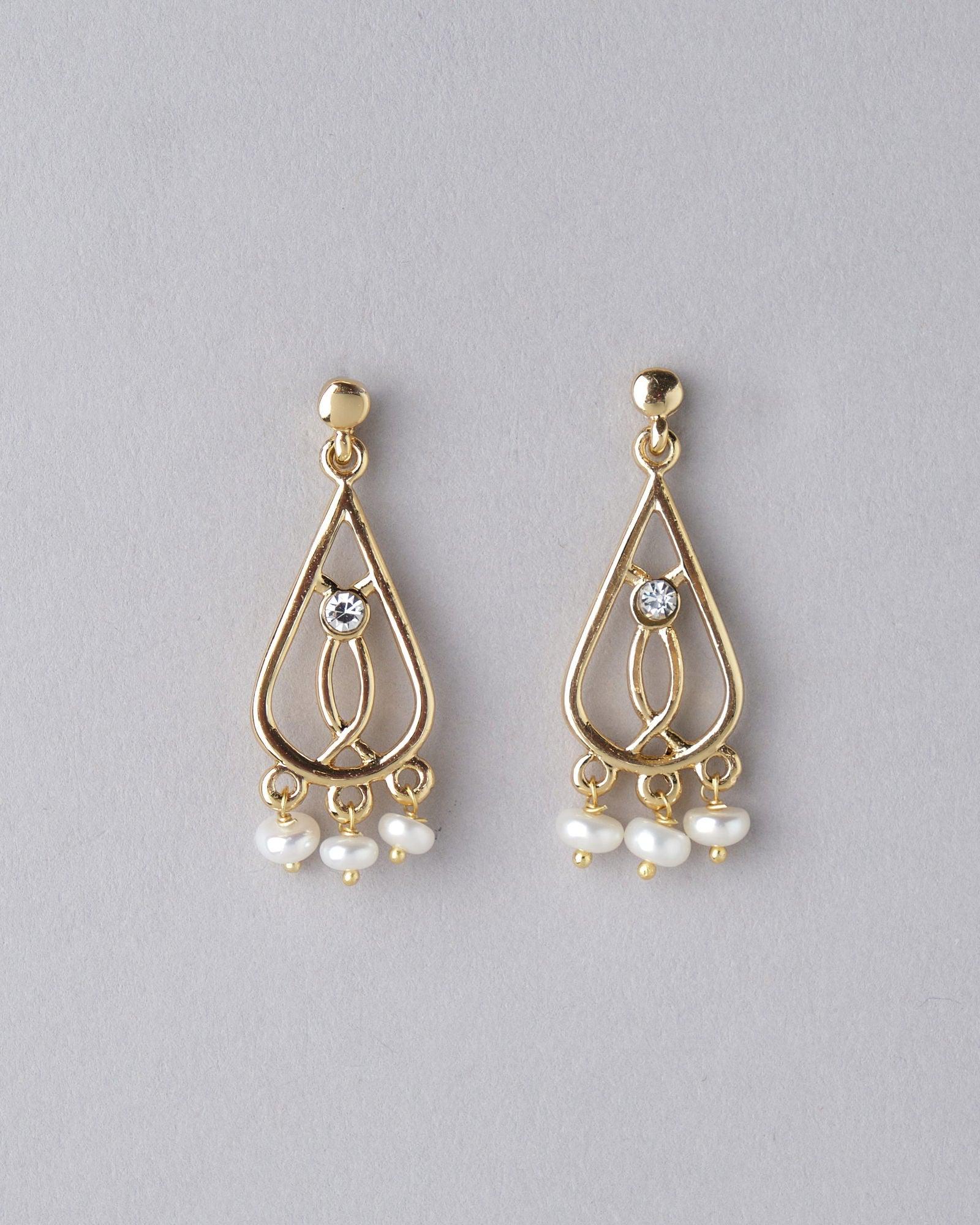 Trendy Pearl Earring - Chandrani Pearls