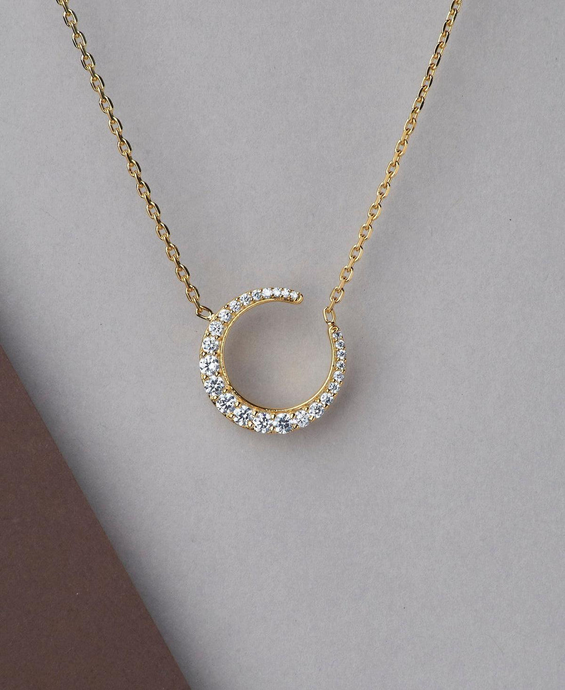 Trendy Stone Studded Silver Pendant - Chandrani Pearls