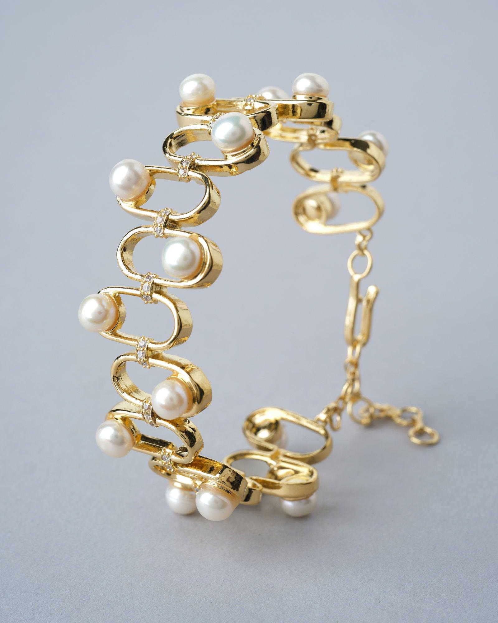 Tvisha Oval Beautiful Bracelet - Chandrani Pearls