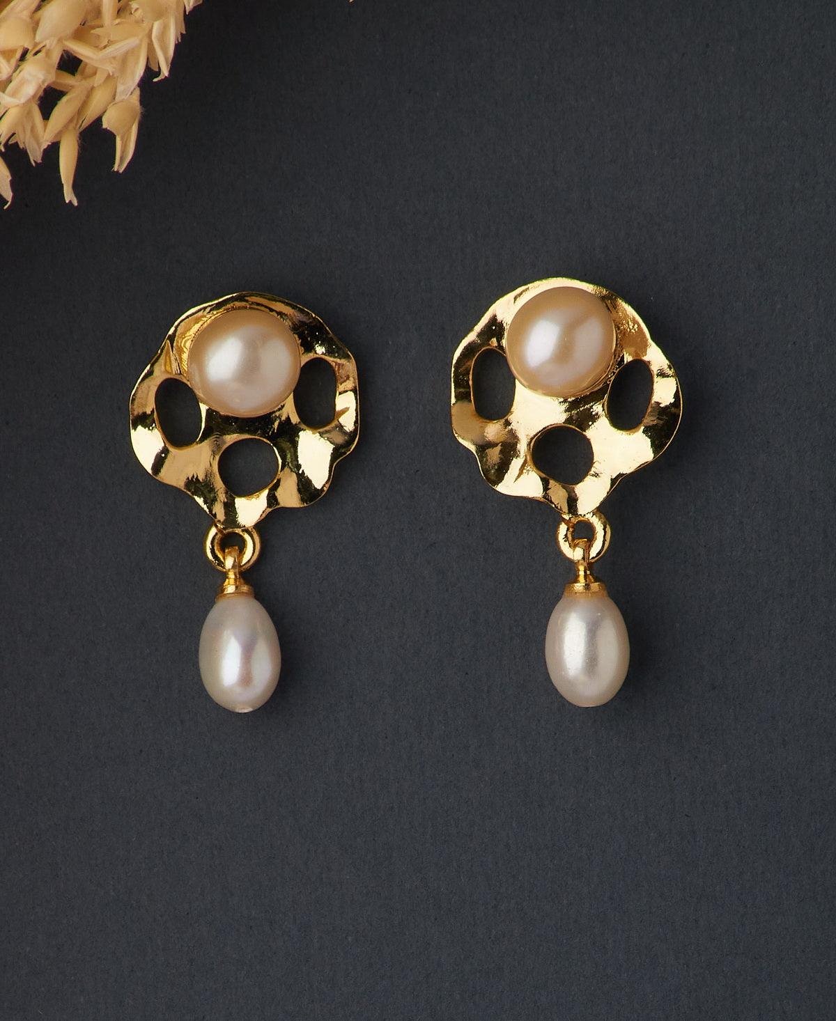 Beautiful Hanging Pearl Earring - Chandrani Pearls