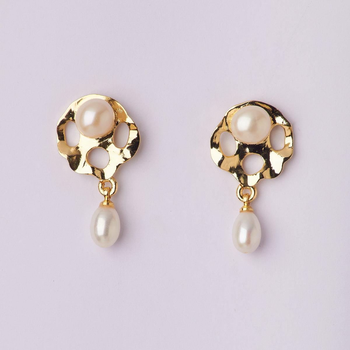 Beautiful Hanging Pearl Earring - Chandrani Pearls