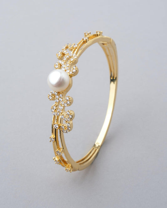 Clover Twist Pearl Bangle - Chandrani Pearls