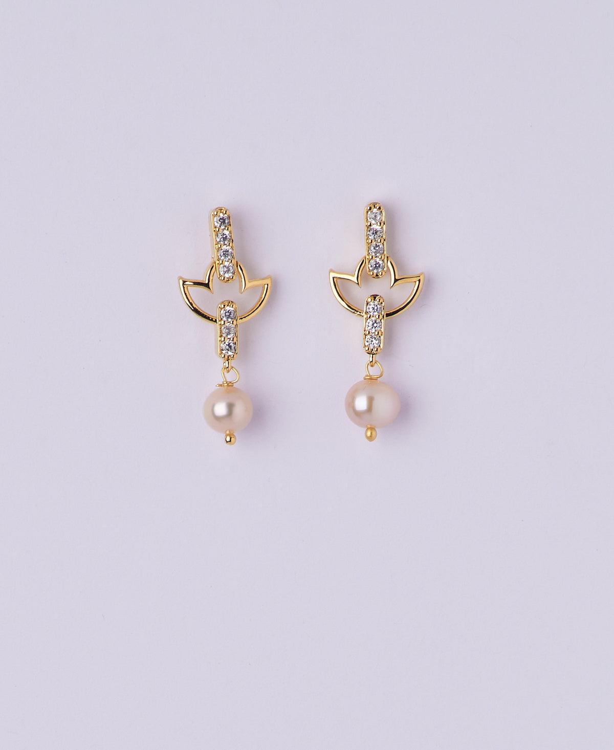Delicate leaf Pearl Hanging Earring - Chandrani Pearls