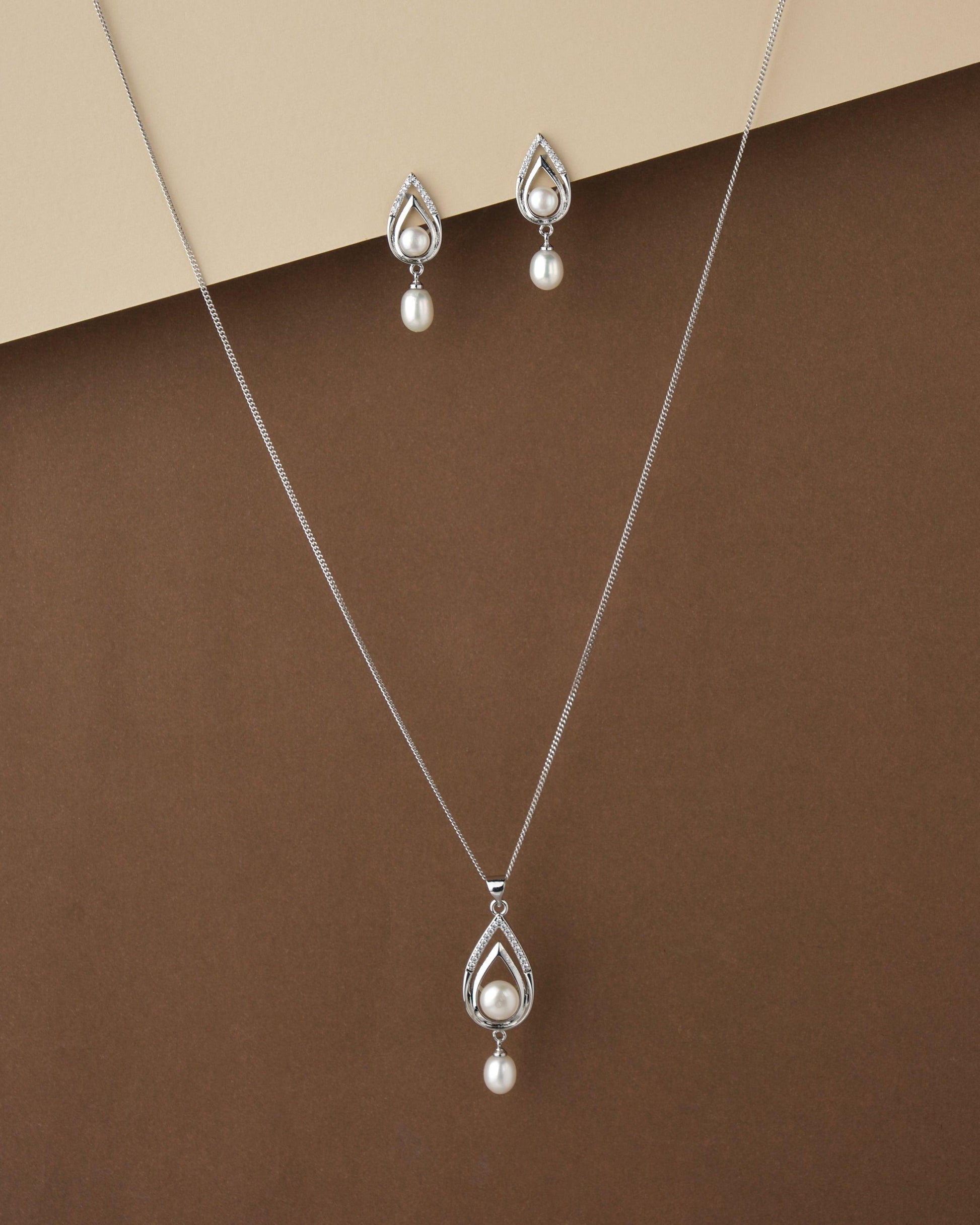 Elegant Pearl Studded Pendant Set D00865 - Chandrani Pearls