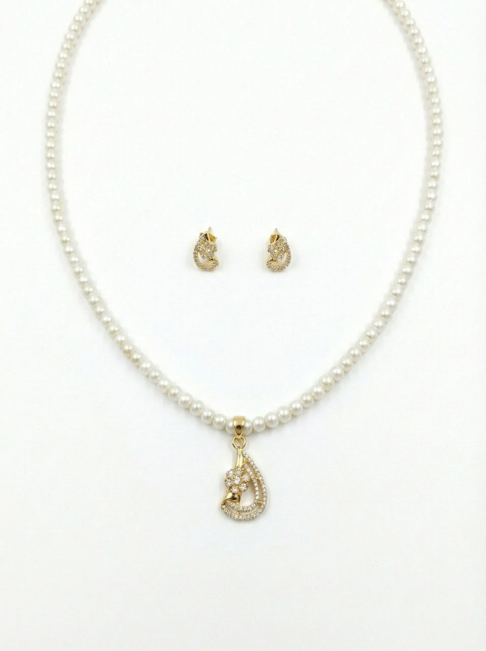 Elegant Floral Teardrop Pearl Necklace Set