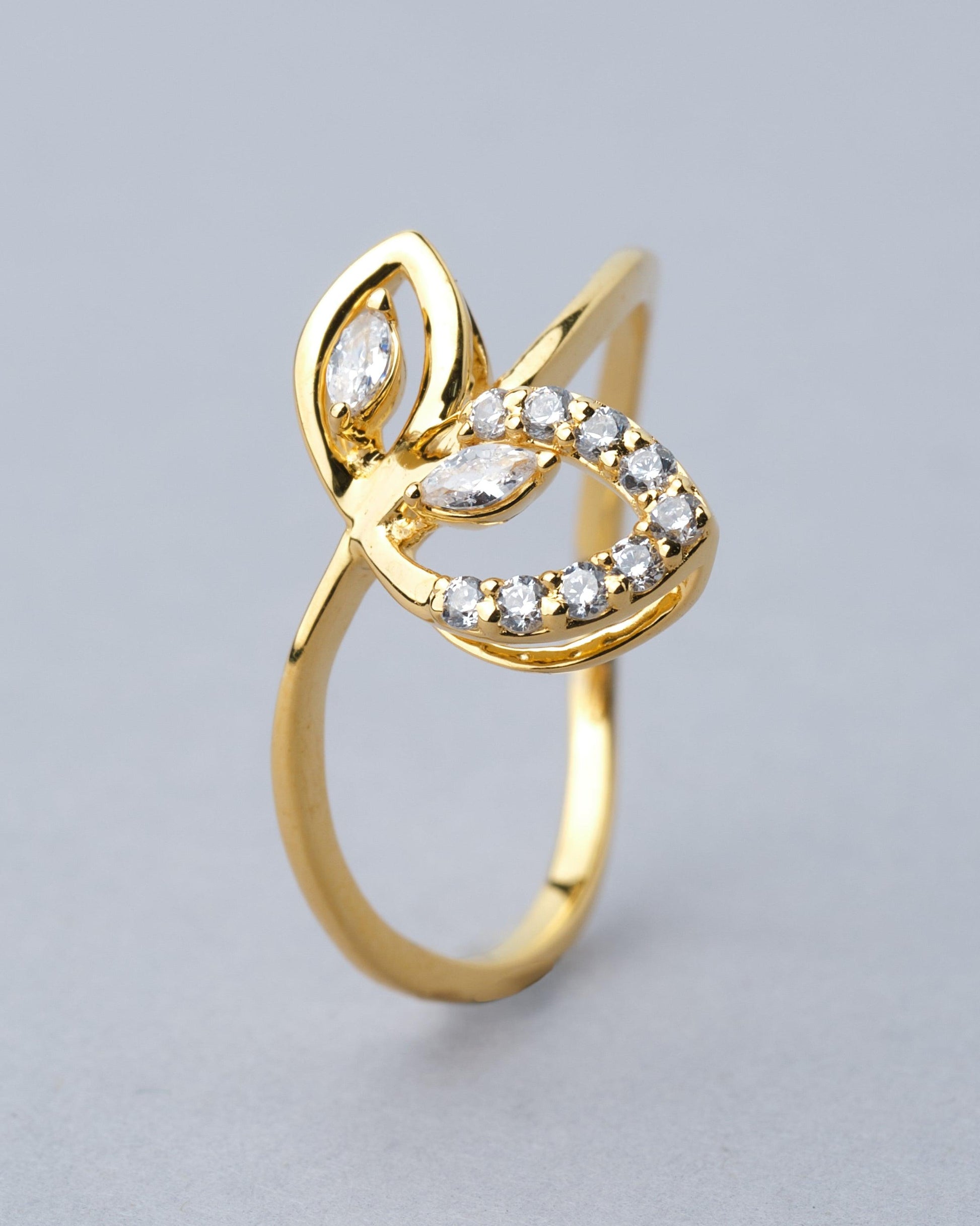 Gleamig Gold & Diamond Ring - Chandrani Pearls