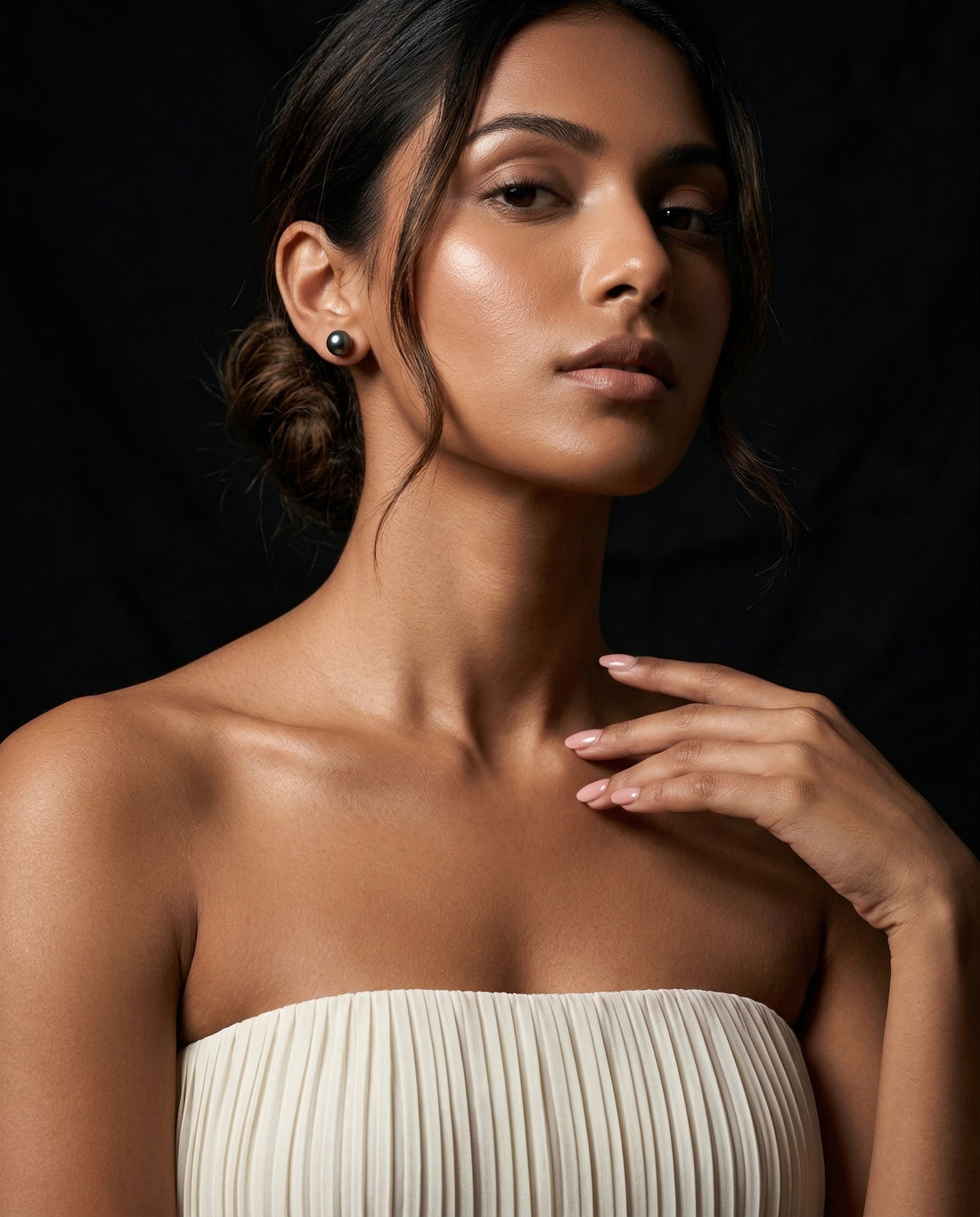 Lustrous Black Pearl Stud Earrings