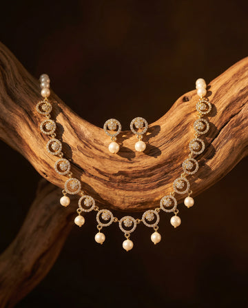 Gold-Plated Round Motif Pearls Necklace Set