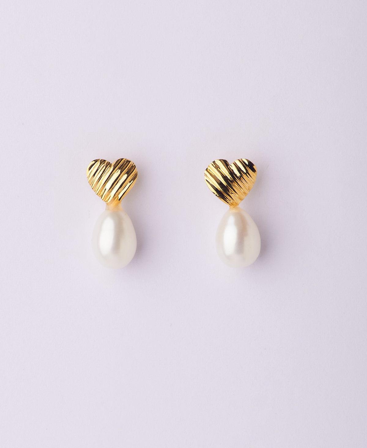 Pretty Heart Pearl Stud Earring - Chandrani Pearls