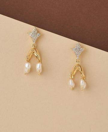 Pretty Stone Studded Pearl Hanging Earring - Chandrani Pearls