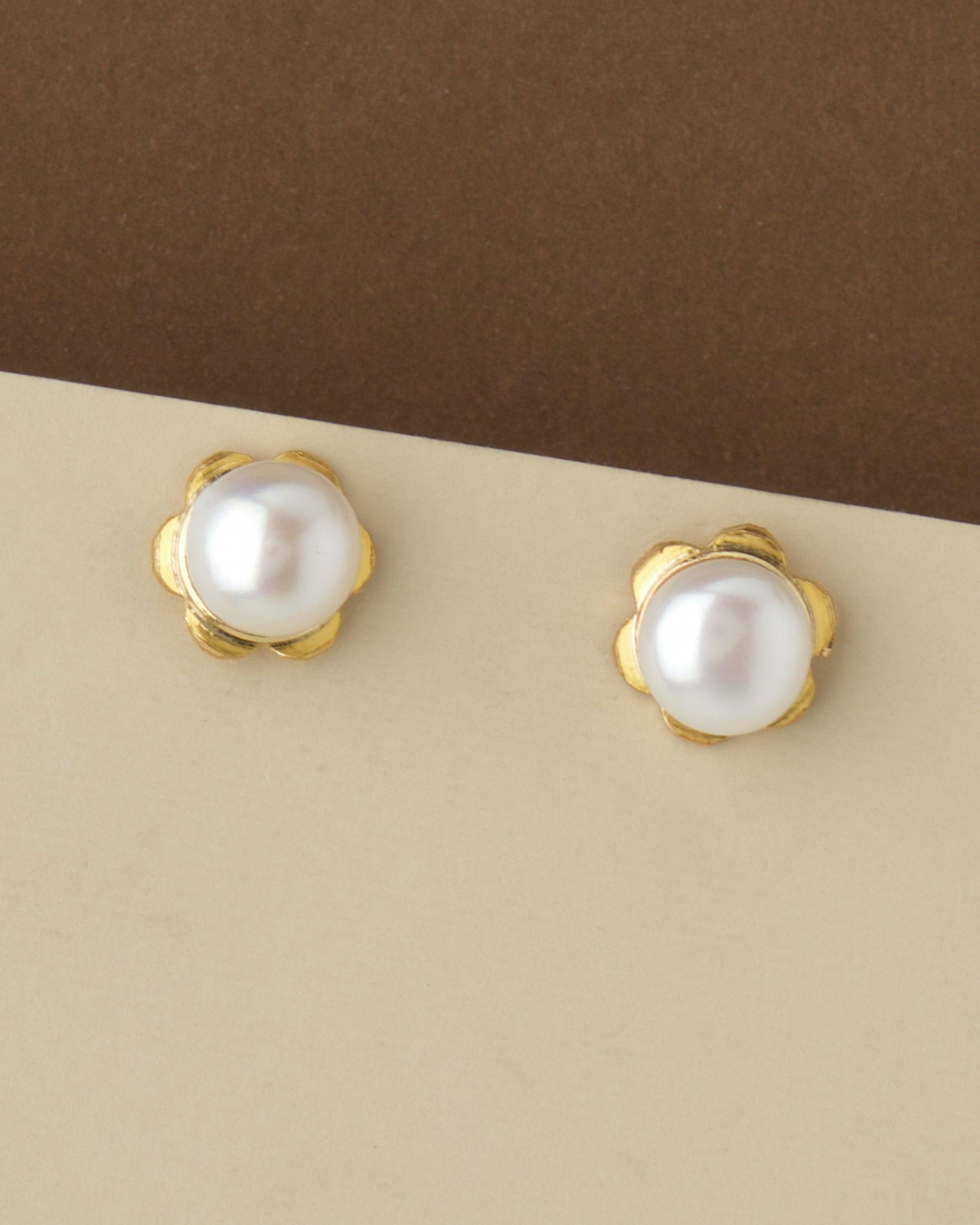 Single pearl 2024 stud earrings